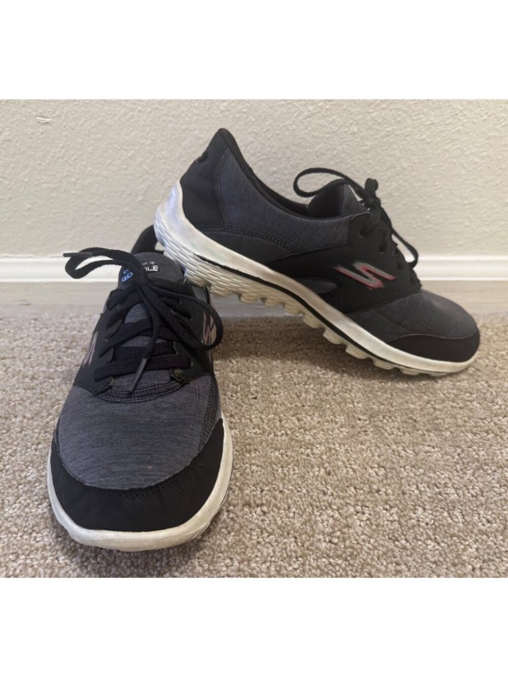 Skechers Women's GO GOLF Spikeless Cushioned Comfortable Shoes Size 8